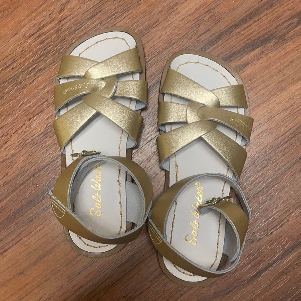 Salt water sandals size 11